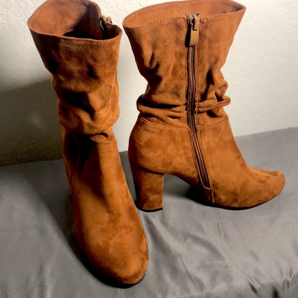 Suede brown boots - Picture 2 of 3